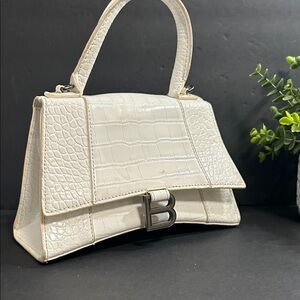 Chic White Croc-Embossed Satchel